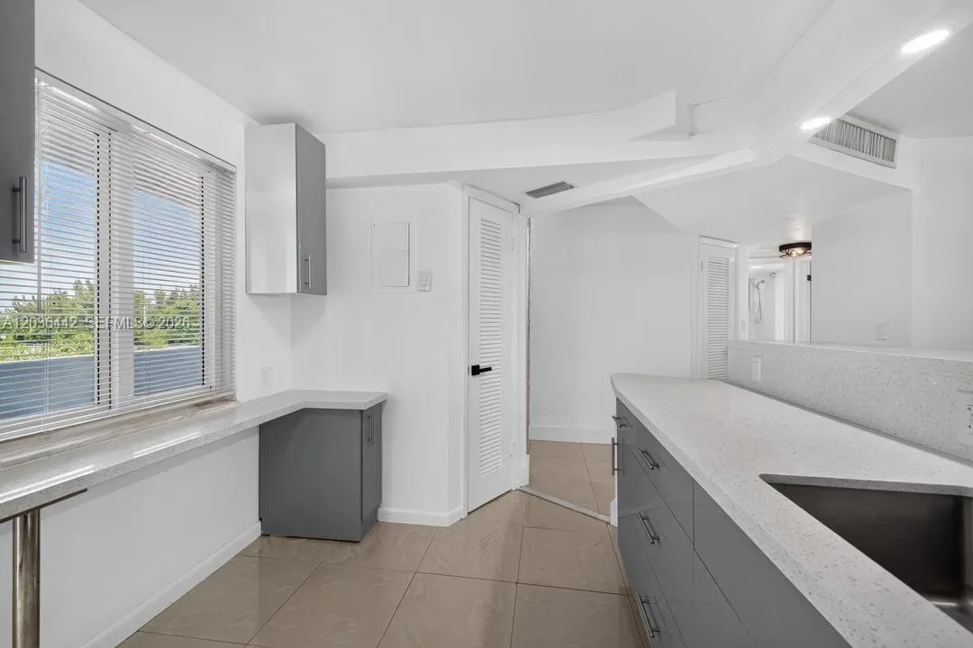 1101 NE 191st St # H401, Miami, FL 33179 photo 8
