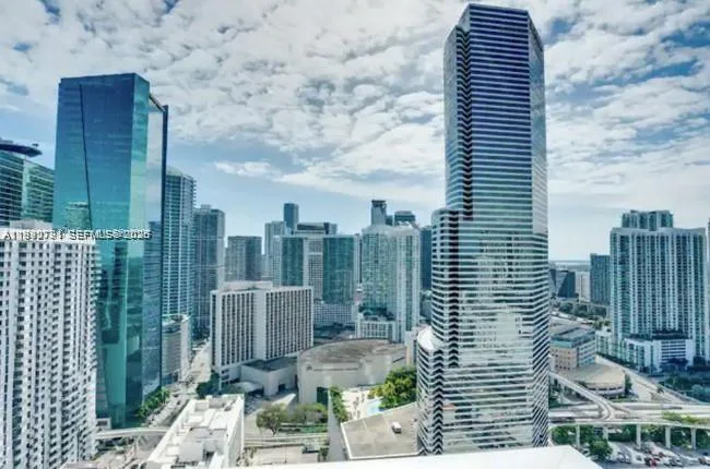 151 SE 1 # 3111, Miami, FL 33131 photo 8