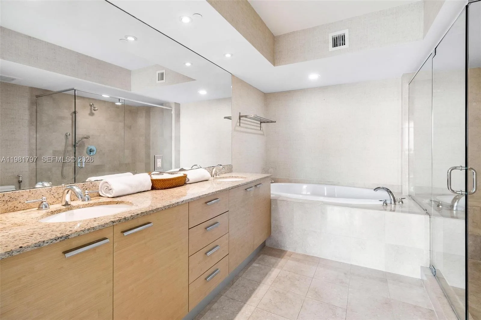 1830 S Ocean Dr # 2904, Hallandale Beach, FL 33009 photo 13