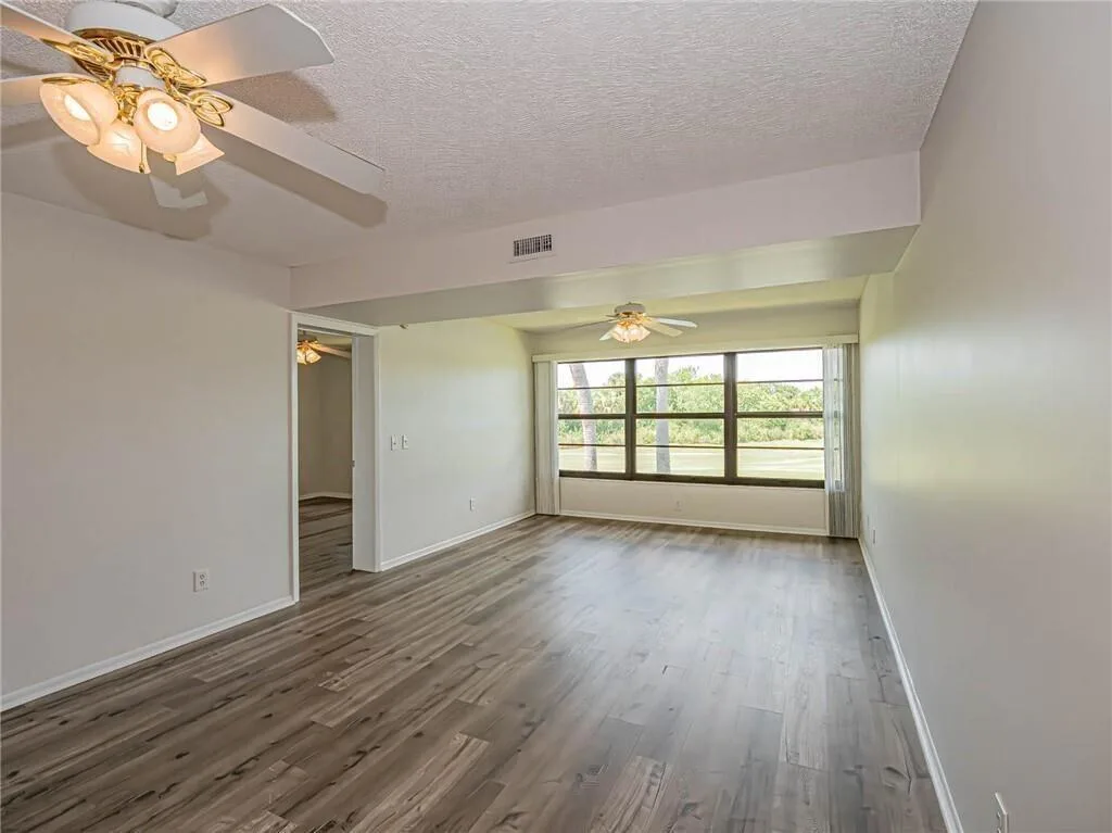 28 Plantation Drive # 202, Vero Beach, FL 32966 photo 3