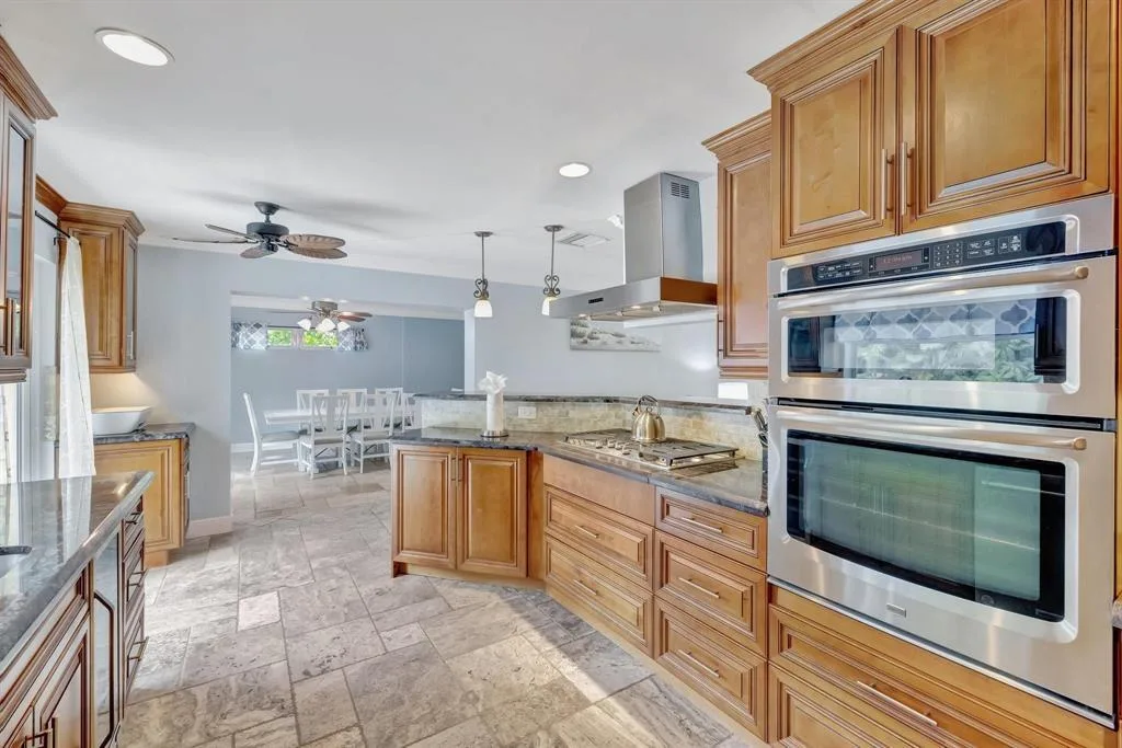 925 NE 25th Avenue, Pompano Beach, FL 33062 photo 12