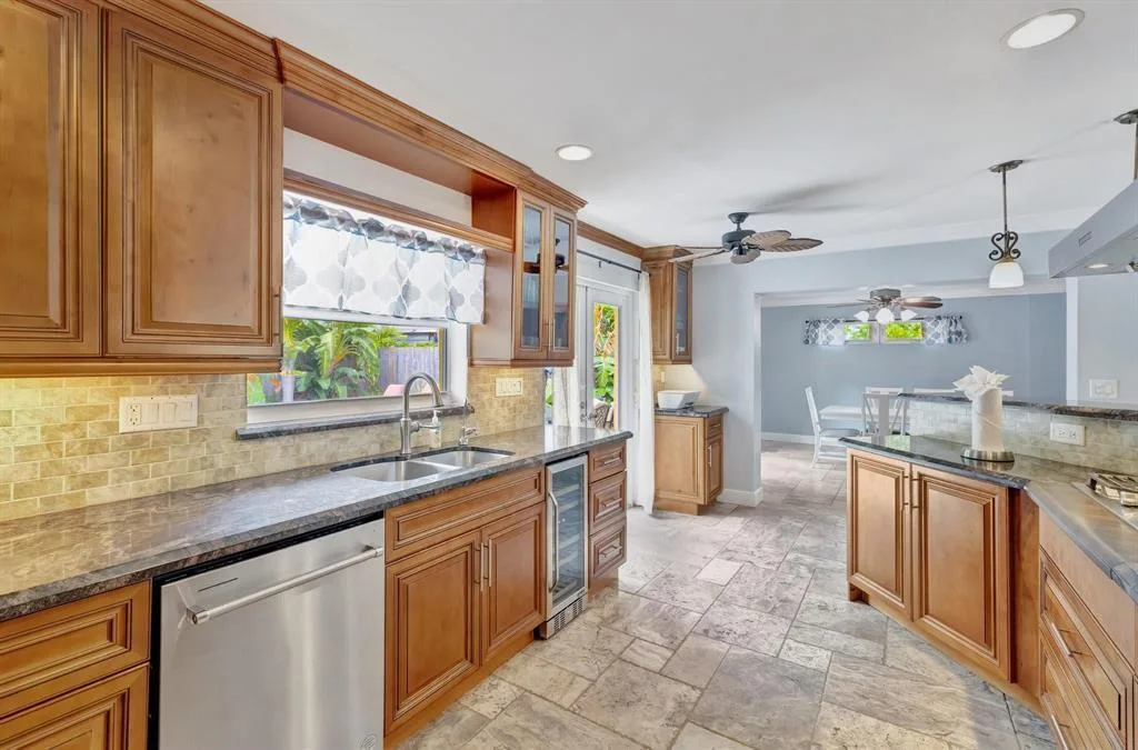 925 NE 25th Avenue, Pompano Beach, FL 33062 photo 13