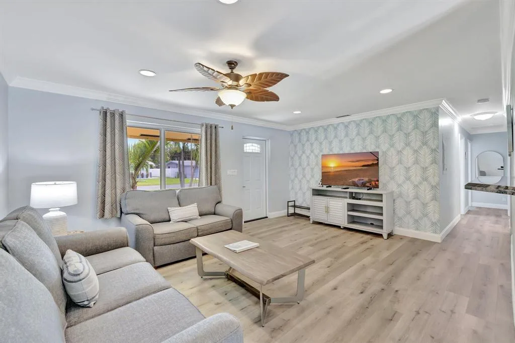 925 NE 25th Avenue, Pompano Beach, FL 33062 photo 9