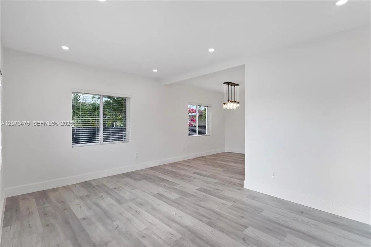 449 E 10th St, Hialeah, FL 33010 photo 8