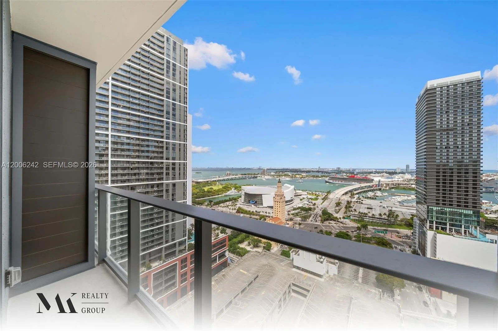 121 NE 5 # 2700, Miami, FL 33132