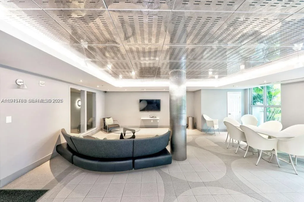 110 Washington Ave # 2405, Miami Beach, FL 33139