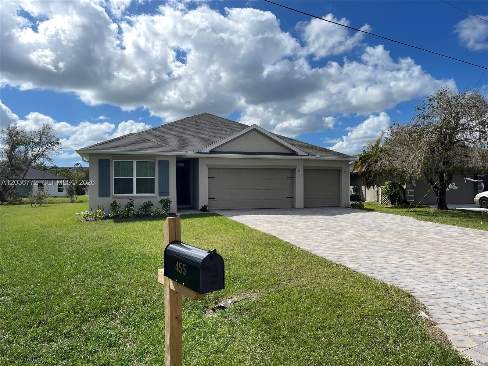 455 Londrina Dr, Punta Gorda, FL 33983