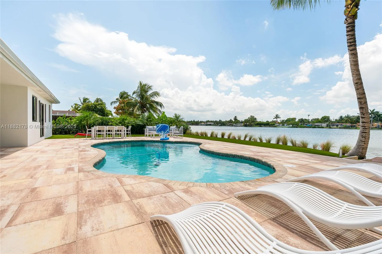 21230 NE 25th Ct, Miami, FL 33180