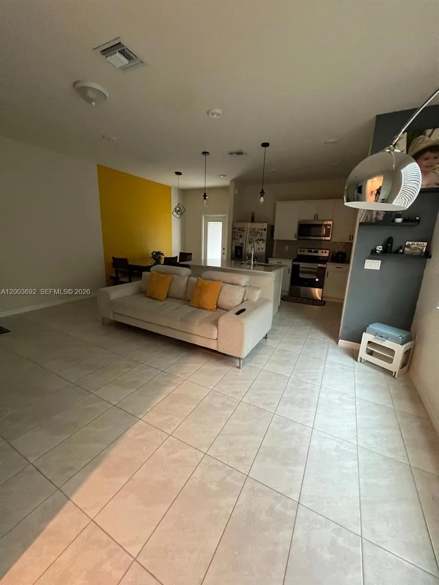 3235 Watercress DR, Lauderdale Lakes, FL 33311 photo 3