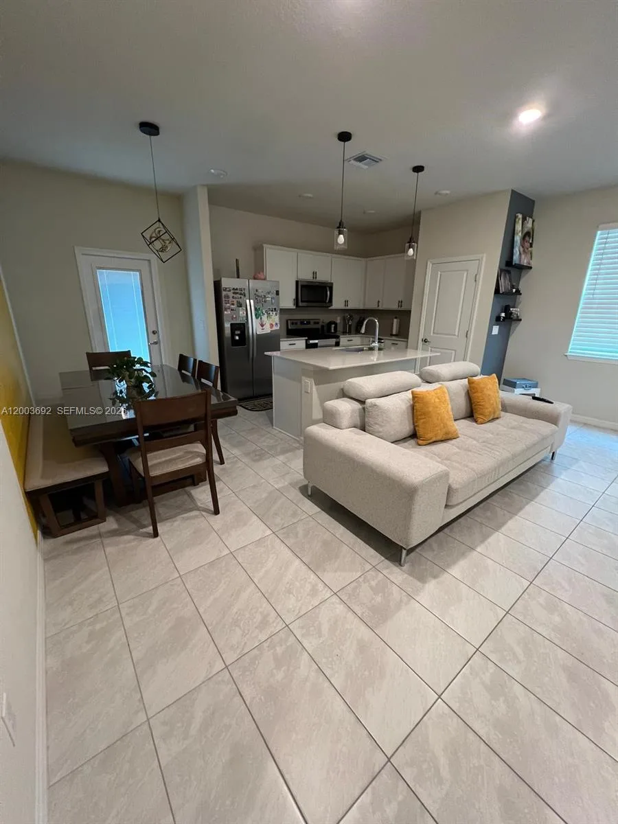 3235 Watercress DR, Lauderdale Lakes, FL 33311 photo 4