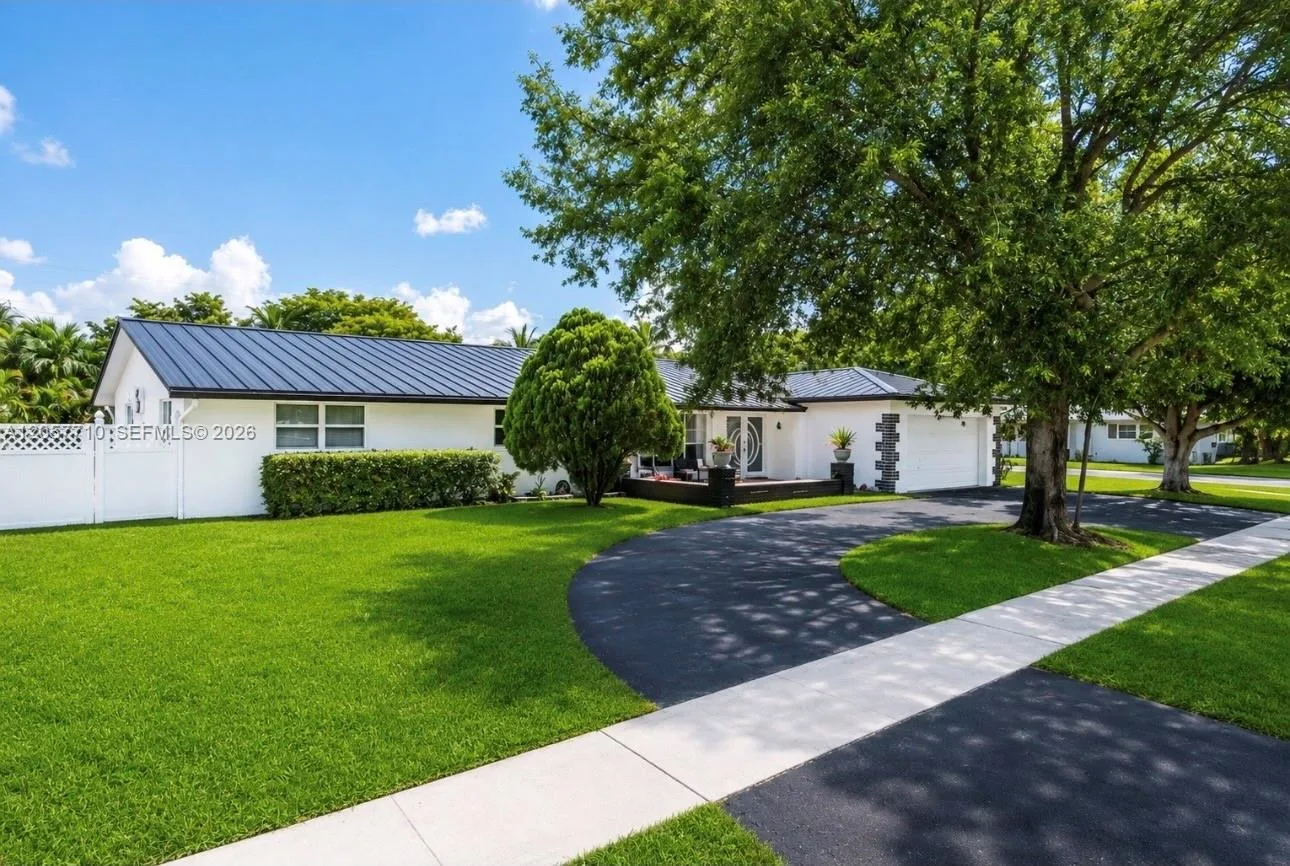 5001 Madison St, Hollywood, FL 33021 photo 3
