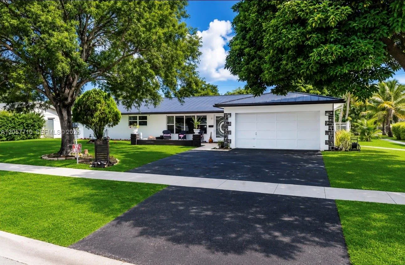 5001 Madison St, Hollywood, FL 33021 photo 4