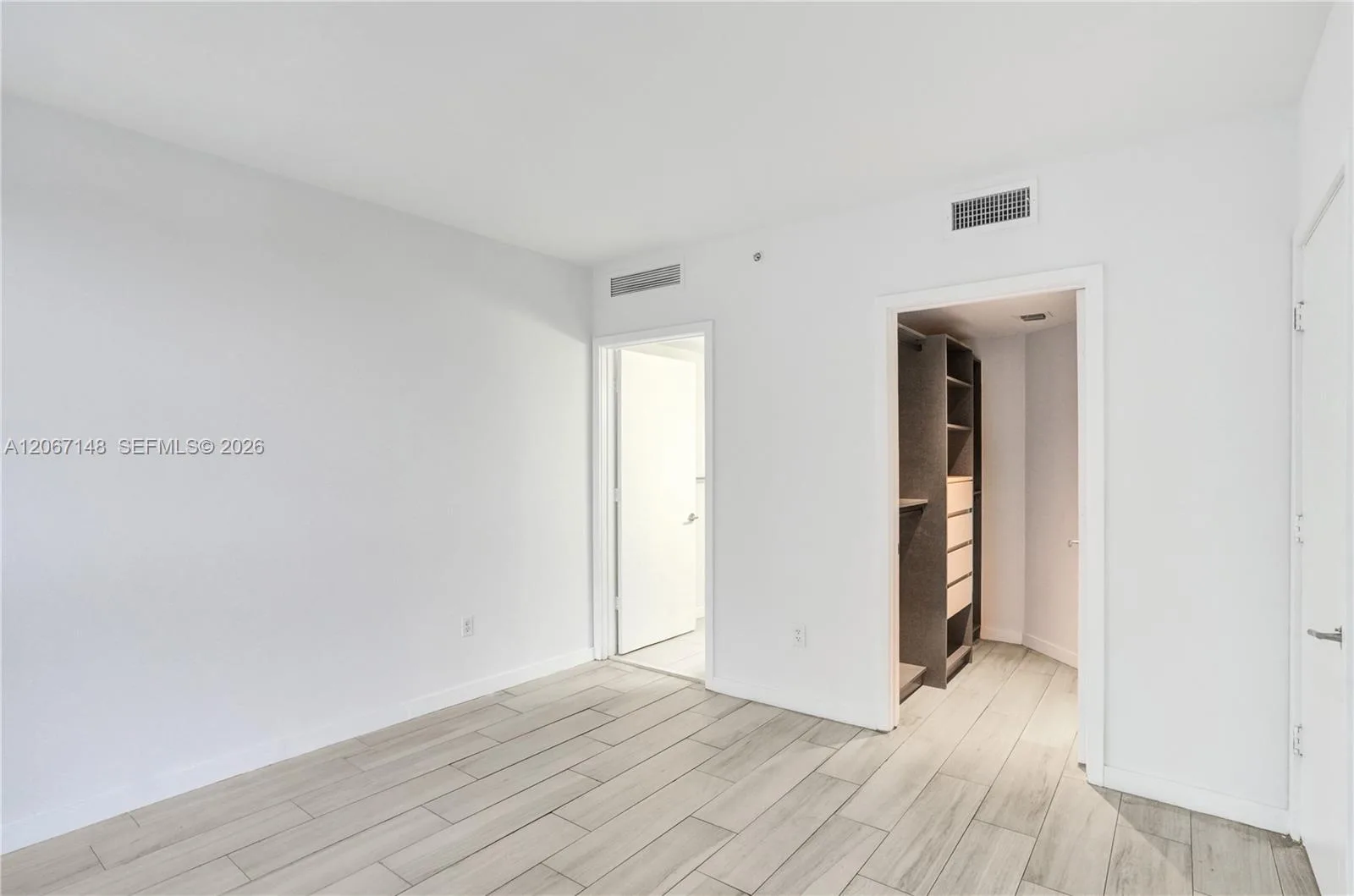 1010 SW 2nd Ave # 1708, Miami, FL 33130 photo 10