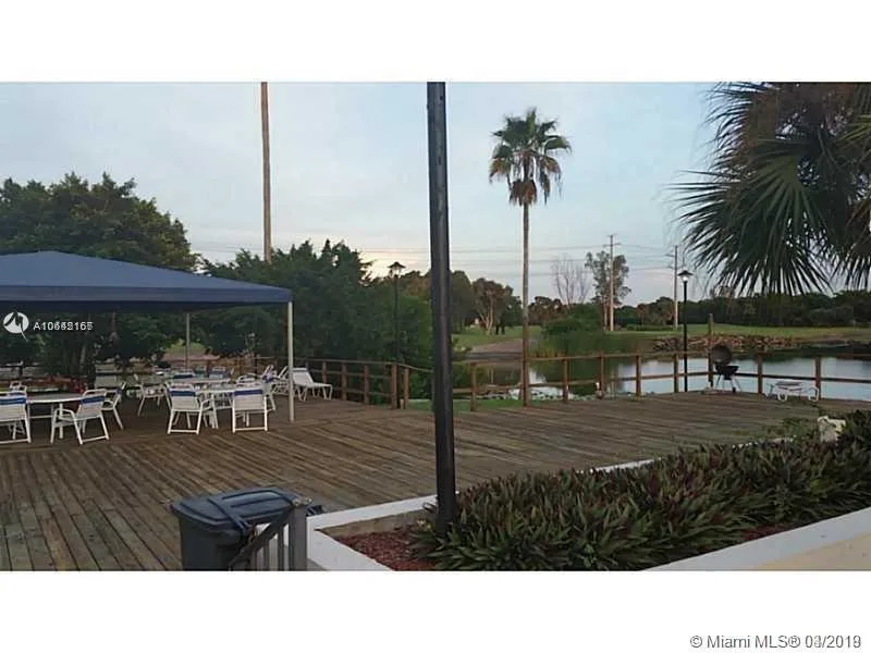 4164 Inverrary Dr # 813, Lauderhill, FL 33319