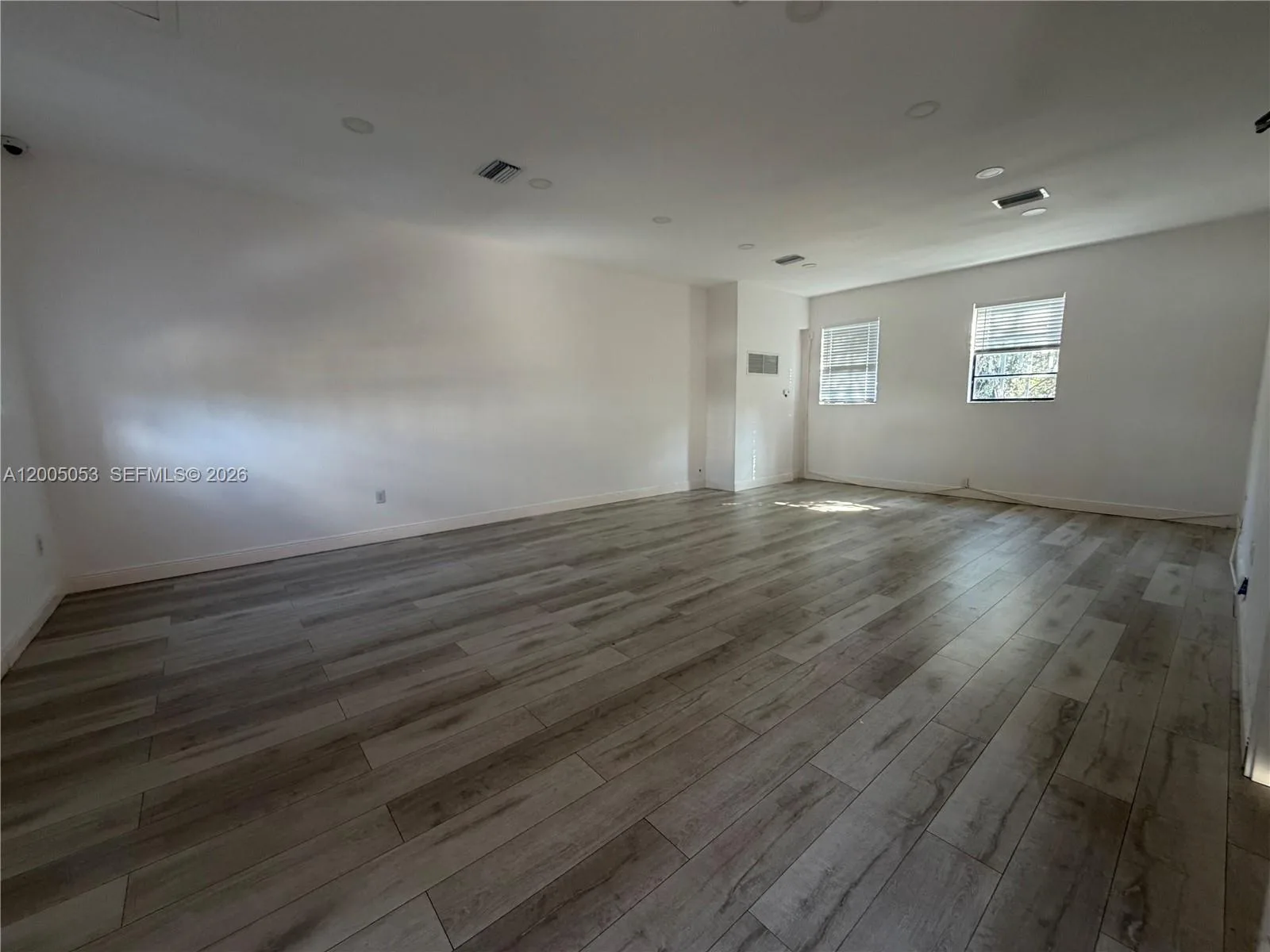 17840 W Dixie Hwy, North Miami Beach, FL 33160 photo 3