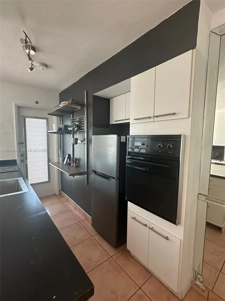 8101 Abbott Ave # 17, Miami Beach, FL 33141 photo 7