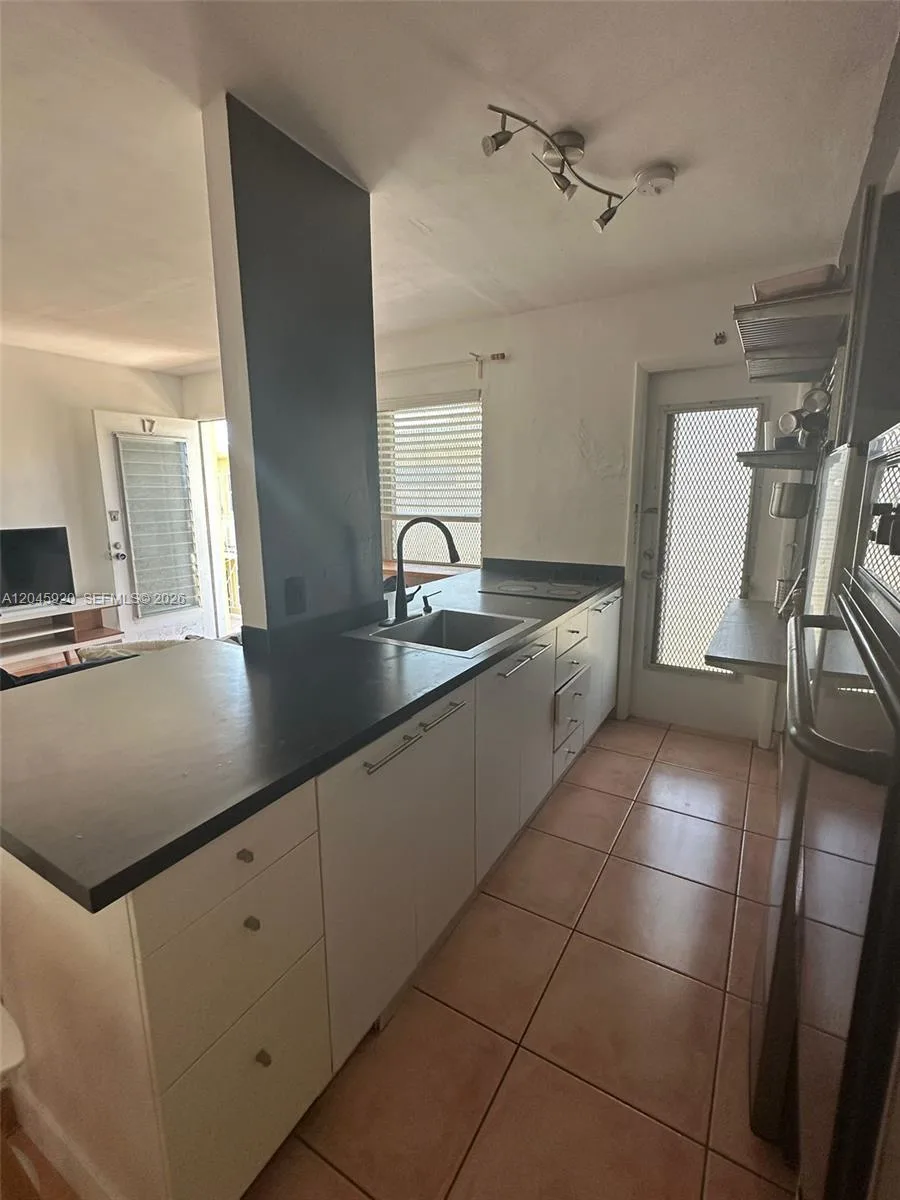 8101 Abbott Ave # 17, Miami Beach, FL 33141 photo 8