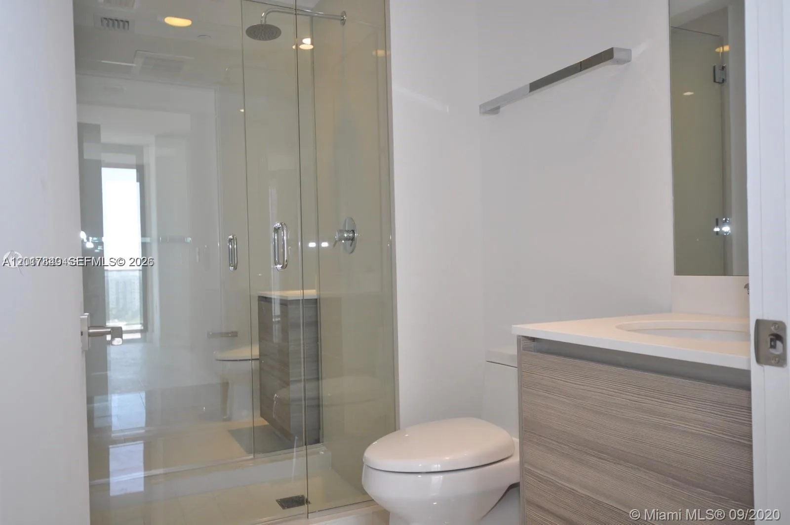 121 NE 34th St # 806, Miami, FL 33137 photo 3