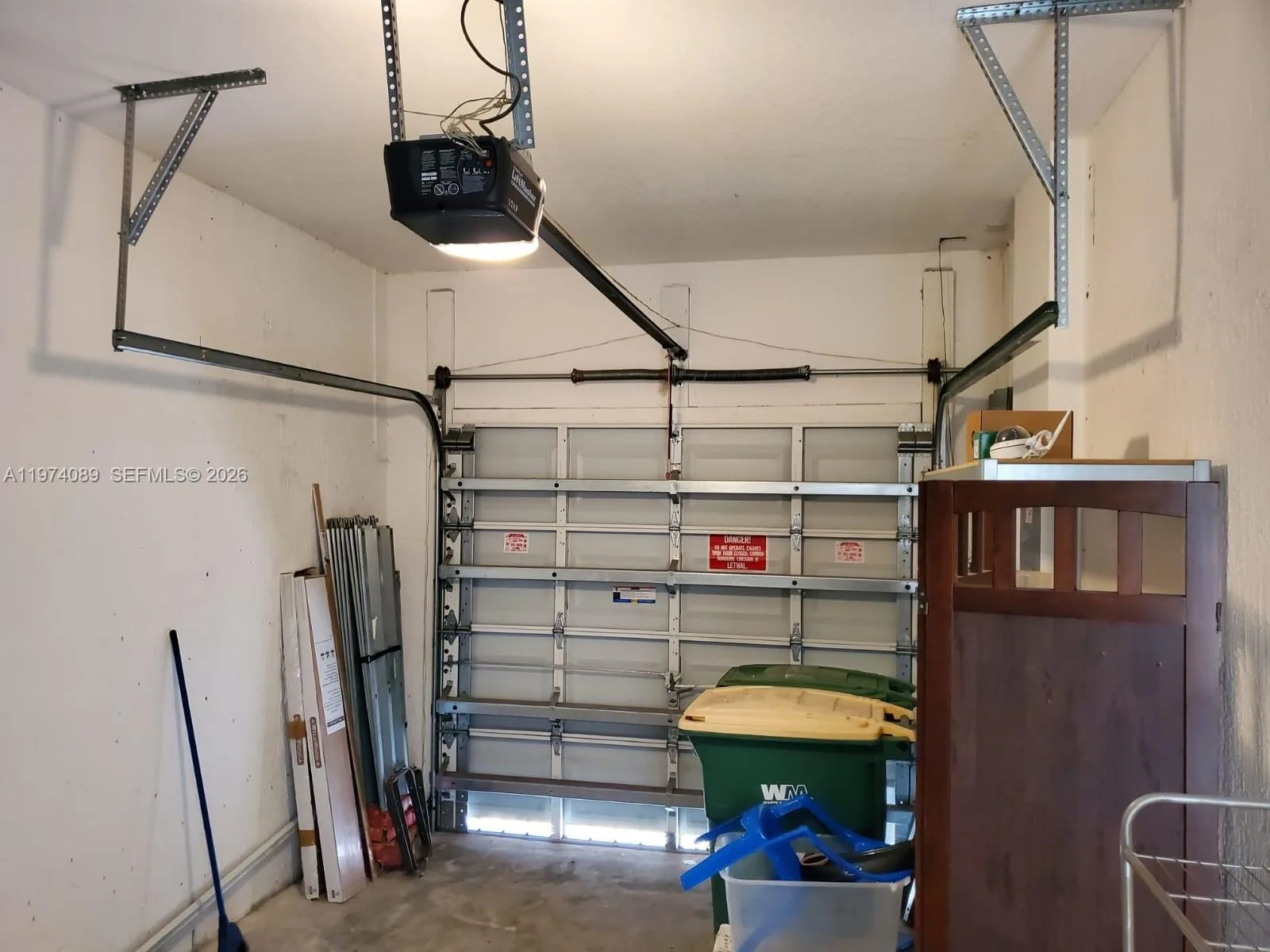 Listing photo 11