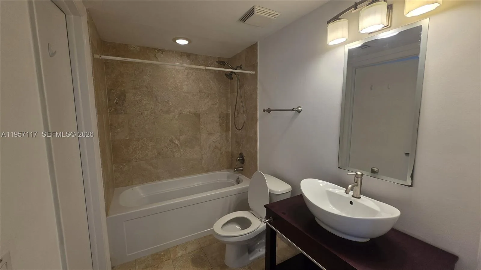 350 S Miami Ave # 2308, Miami, FL 33130 photo 11
