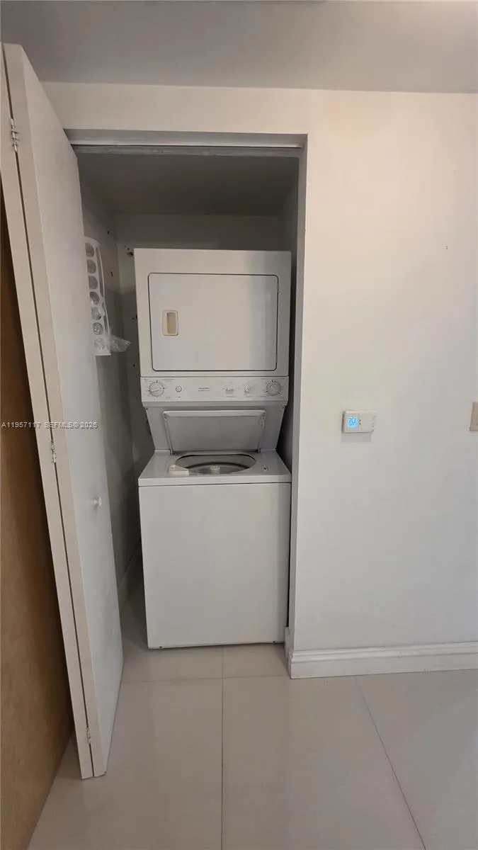 350 S Miami Ave # 2308, Miami, FL 33130 photo 12