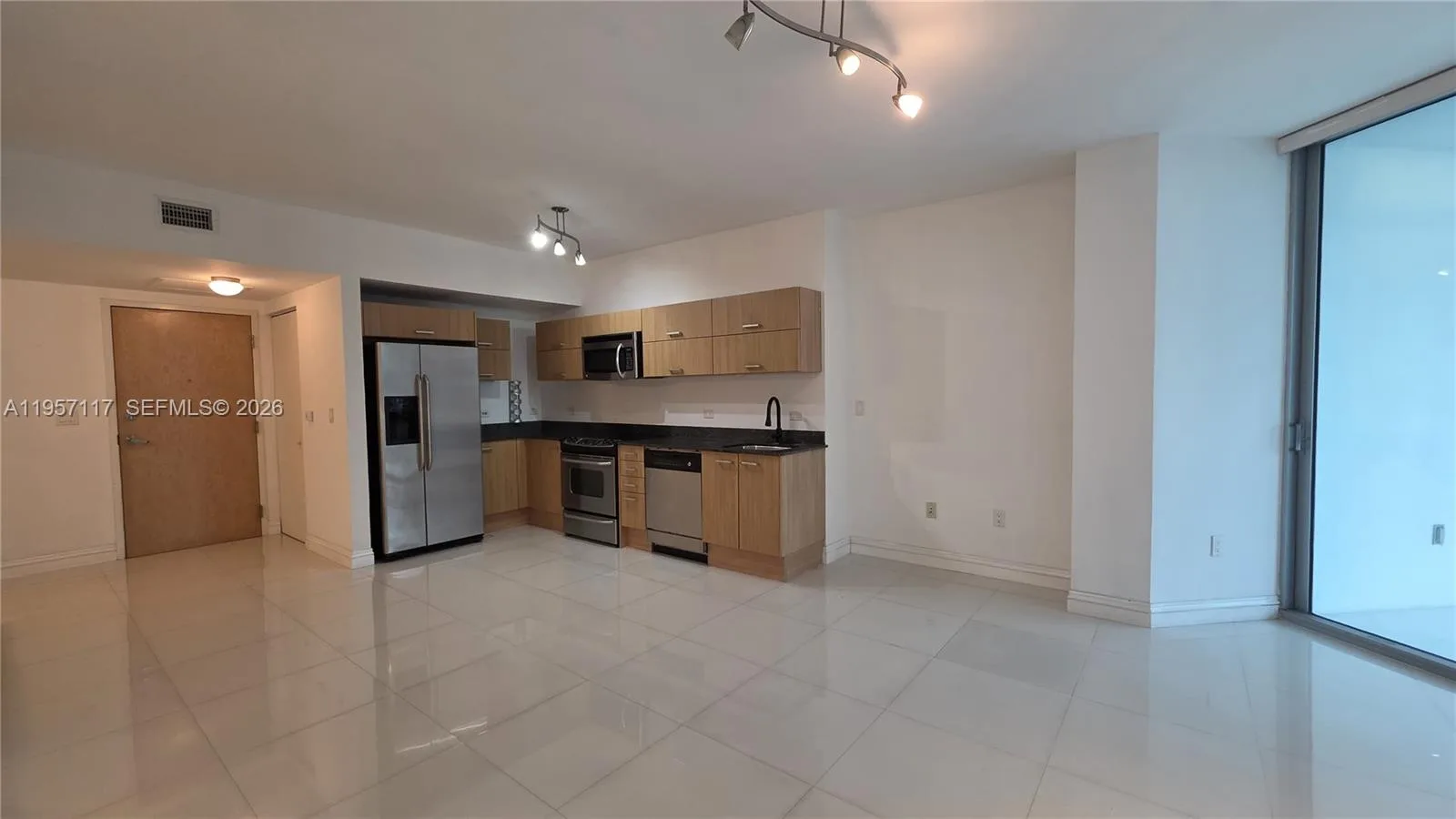 350 S Miami Ave # 2308, Miami, FL 33130 photo 2