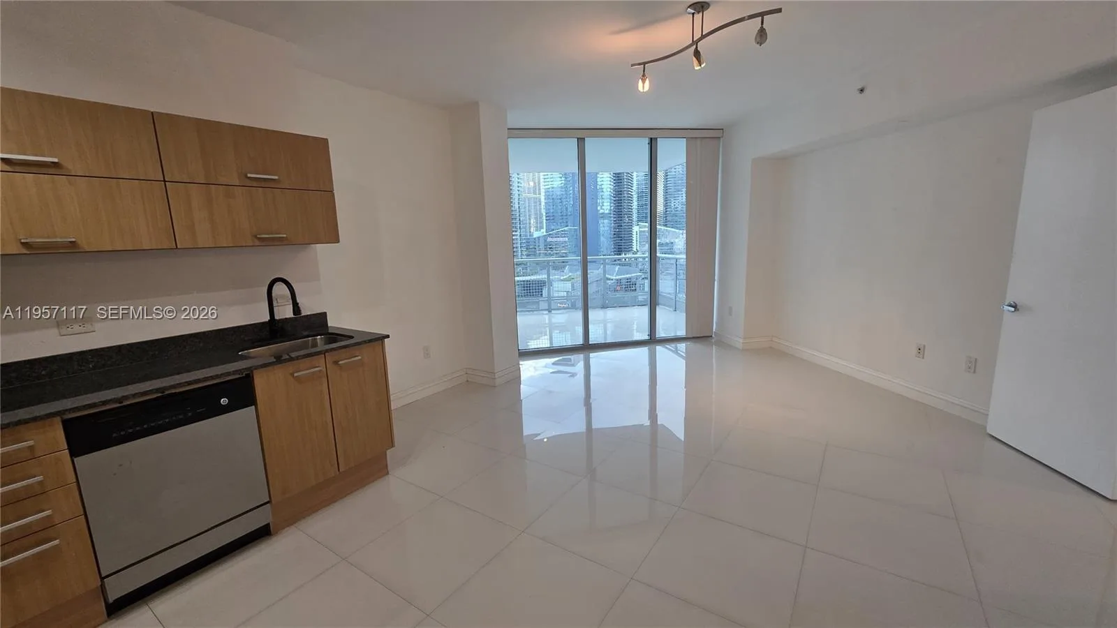 350 S Miami Ave # 2308, Miami, FL 33130 photo 3