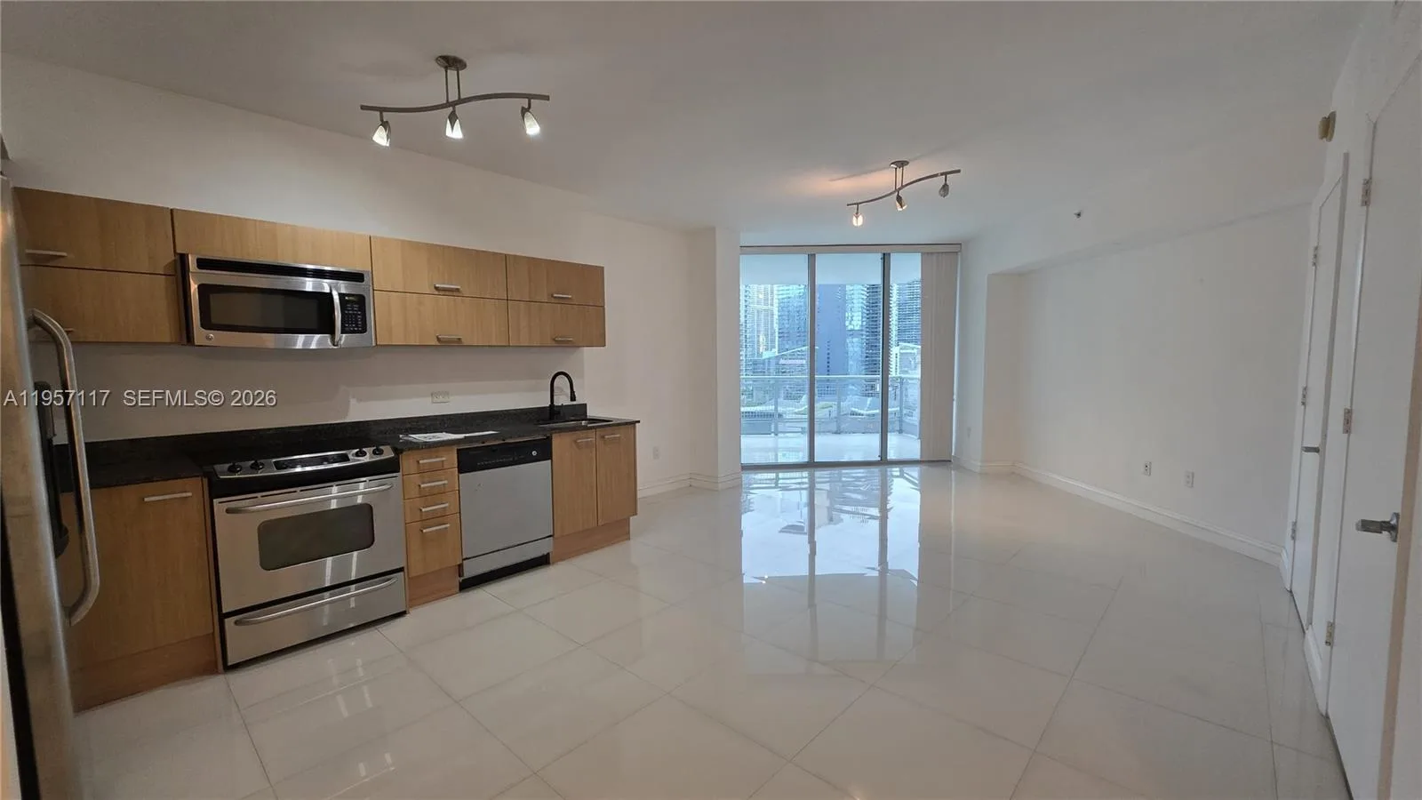350 S Miami Ave # 2308, Miami, FL 33130 photo 4