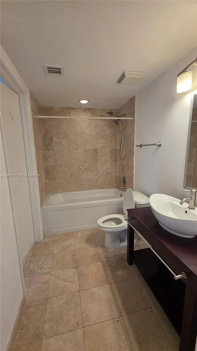 350 S Miami Ave # 2308, Miami, FL 33130 photo 9