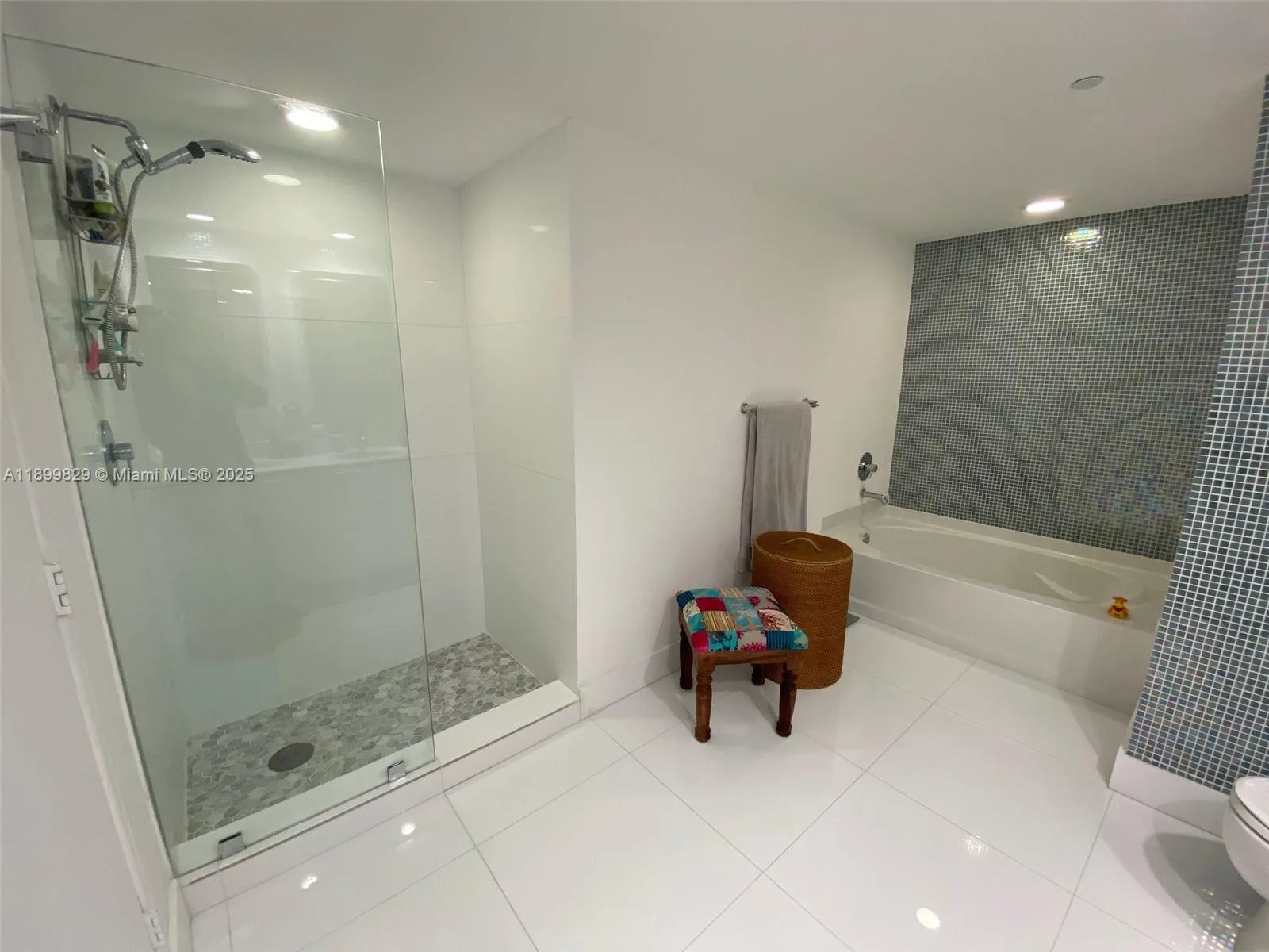 950 Brickell Bay Dr # 2707, Miami, FL 33131 photo 10