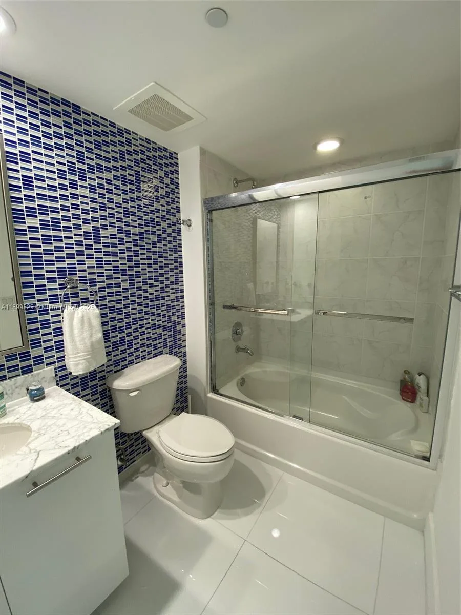 950 Brickell Bay Dr # 2707, Miami, FL 33131 photo 13