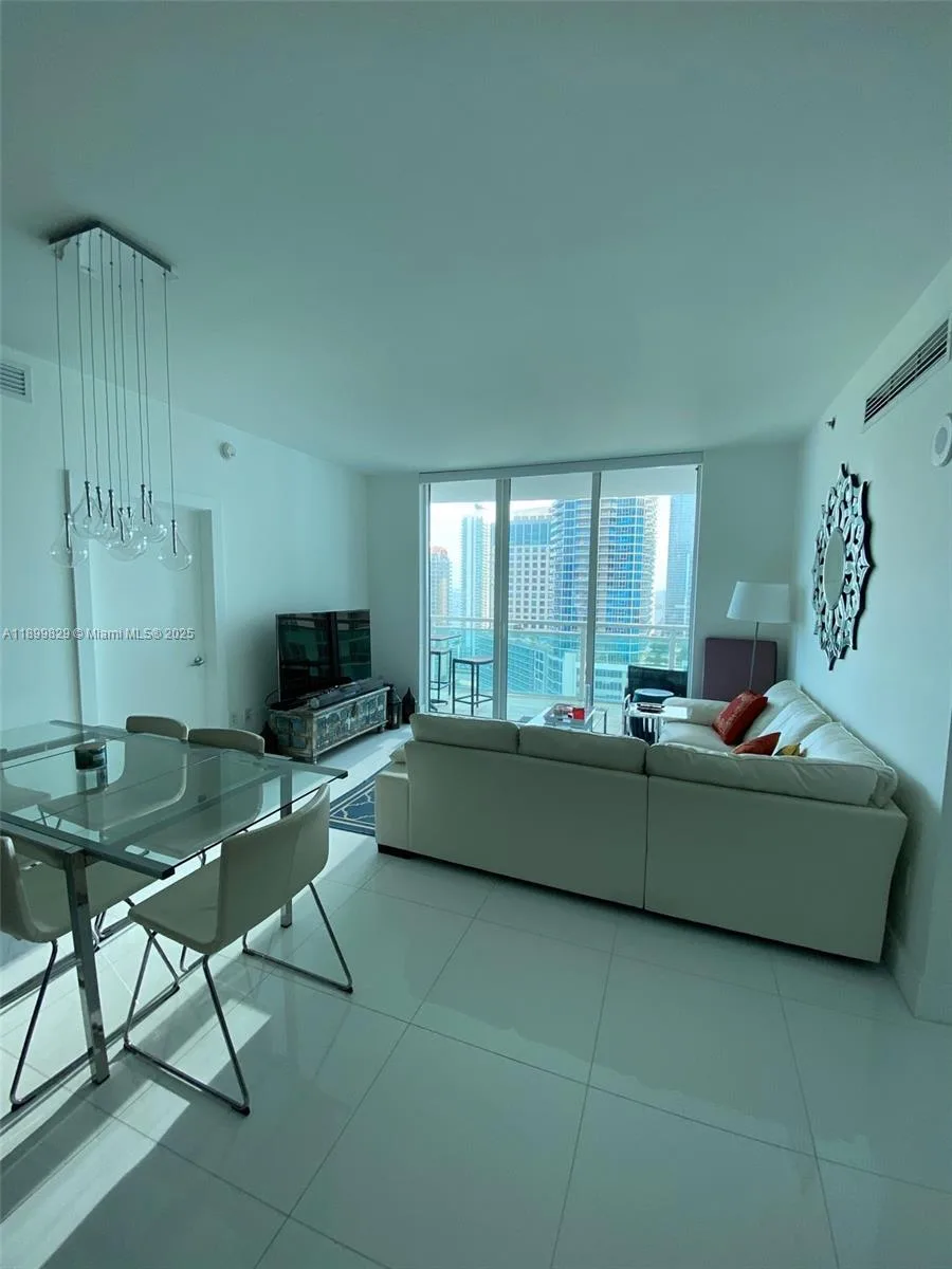 950 Brickell Bay Dr # 2707, Miami, FL 33131 photo 5