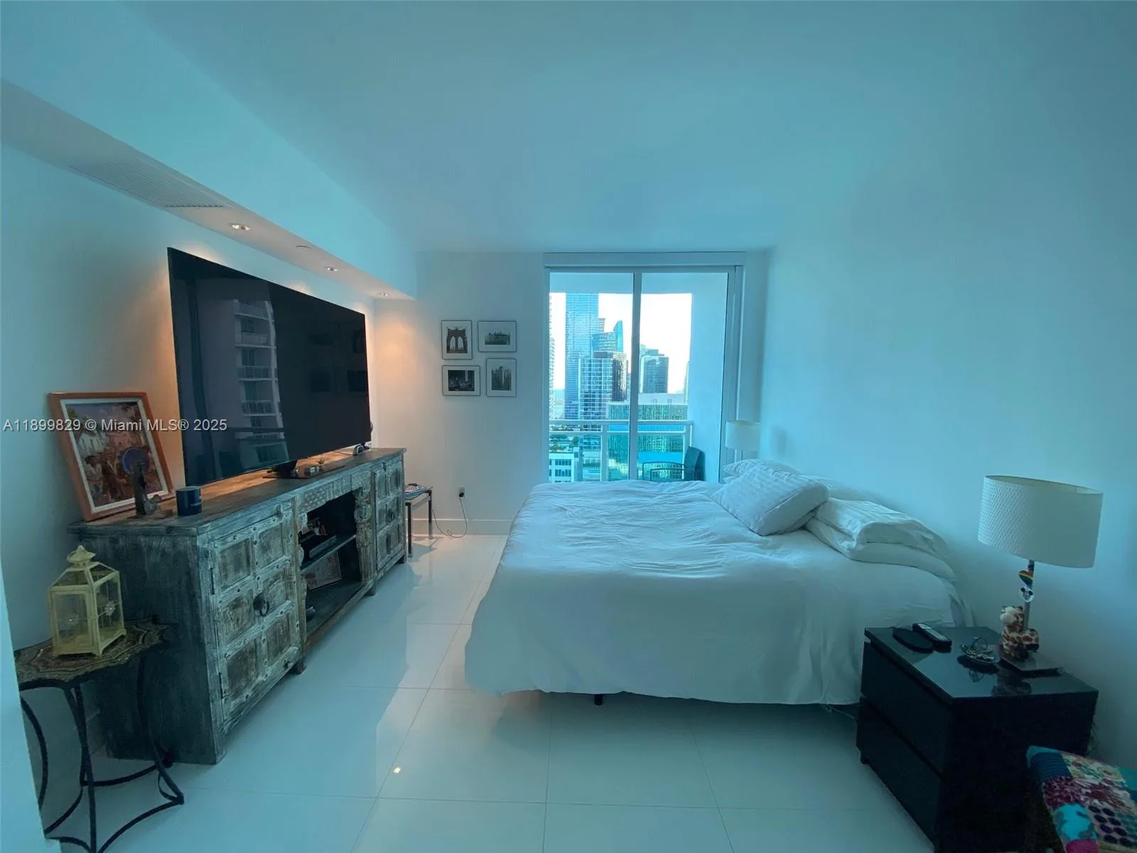 950 Brickell Bay Dr # 2707, Miami, FL 33131 photo 9
