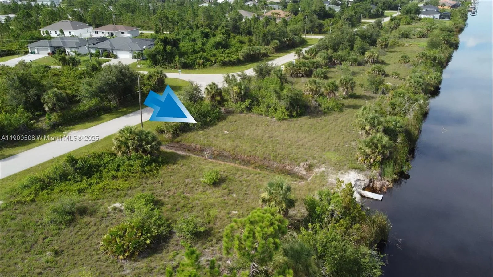 8584 Santa Cruz Dr, Port Charlotte, FL 33981 photo 2
