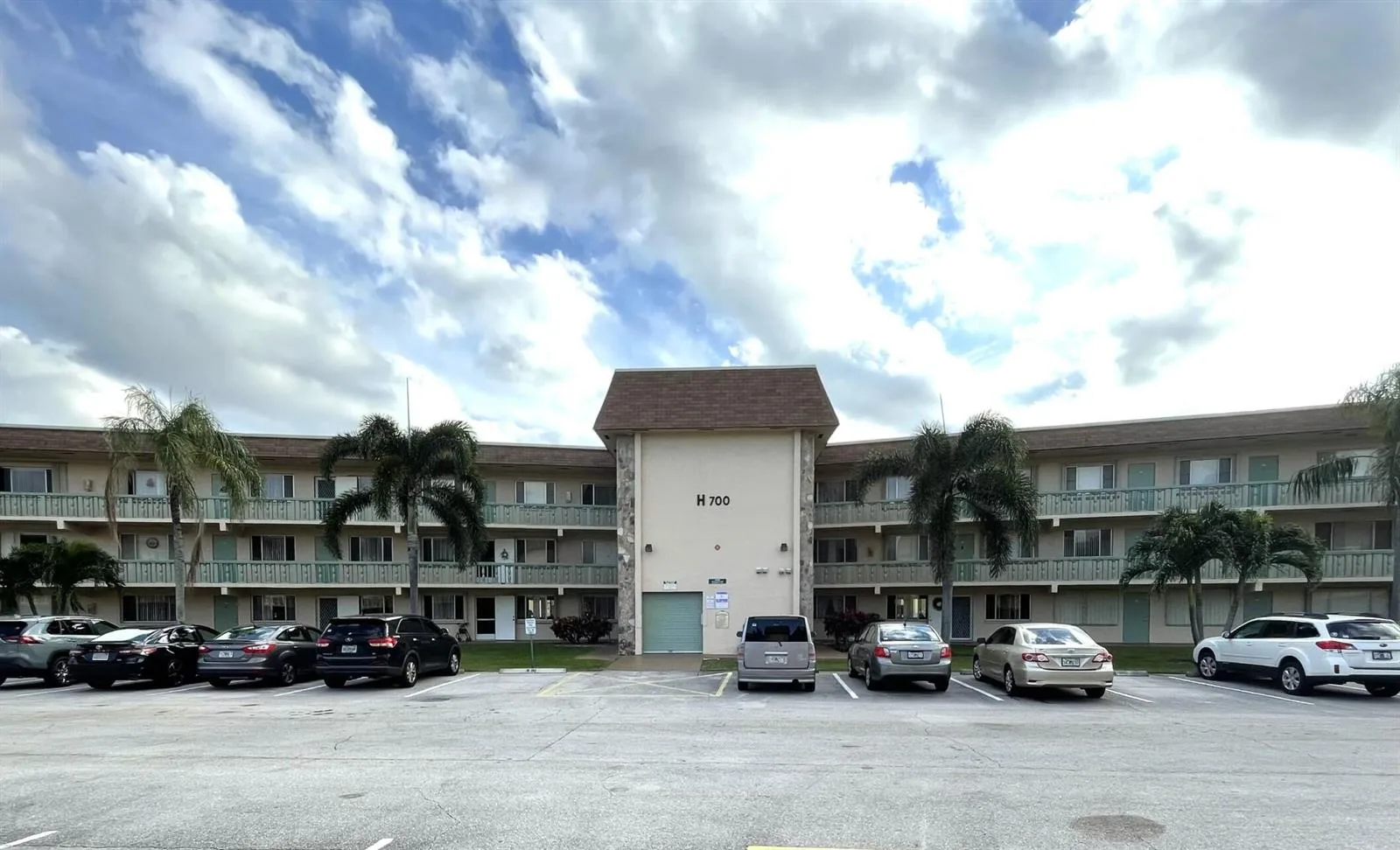 700 Village Green Court # 319, Palm Springs, FL 33461