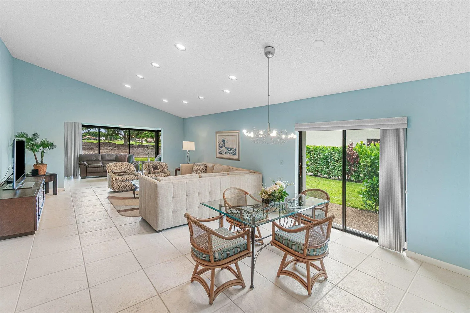 27 Stratford Lane W # D, Boynton Beach, FL 33436
