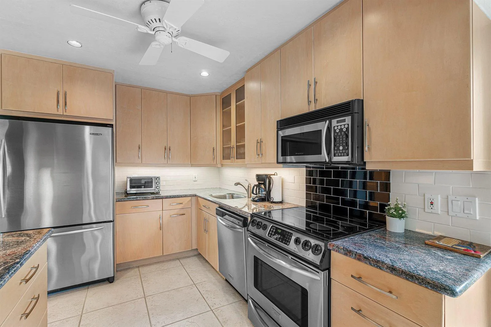 27 Stratford Lane W # D, Boynton Beach, FL 33436 photo 11