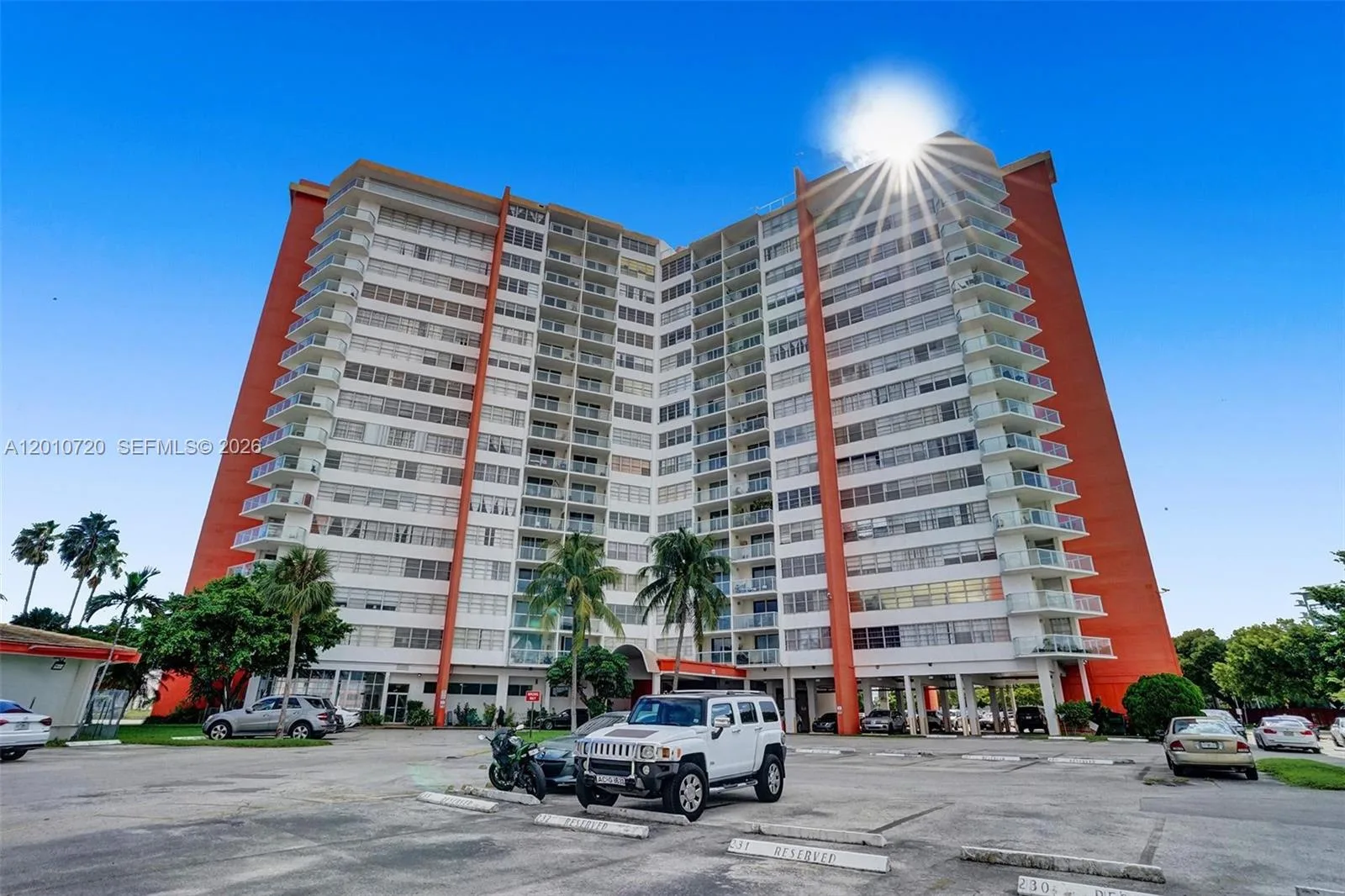 1351 NE Miami Gardens Dr # 413E, Miami, FL 33179 photo 2