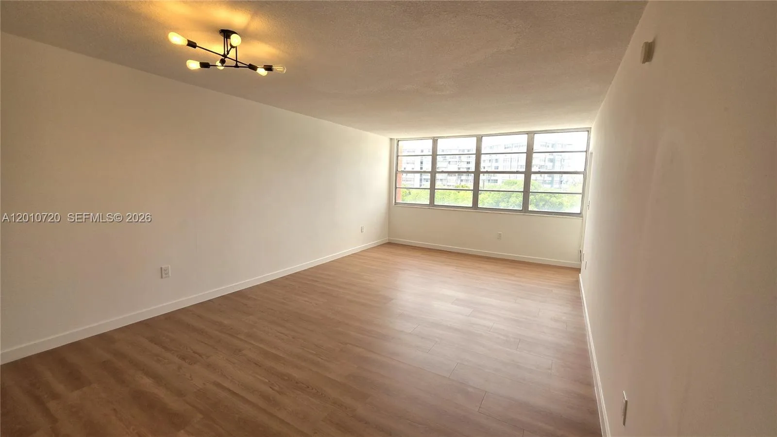 1351 NE Miami Gardens Dr # 413E, Miami, FL 33179 photo 3