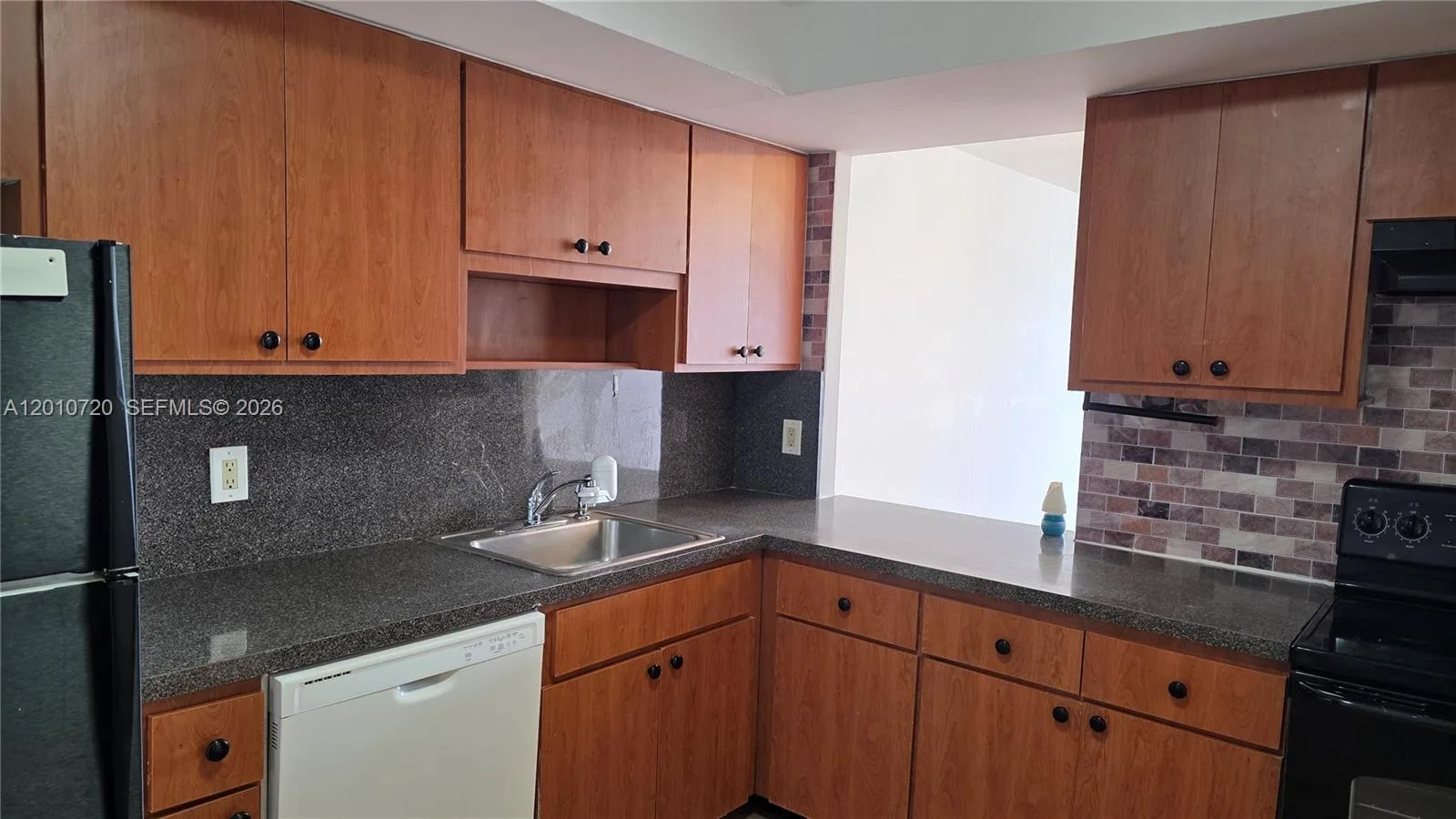 1351 NE Miami Gardens Dr # 413E, Miami, FL 33179 photo 4