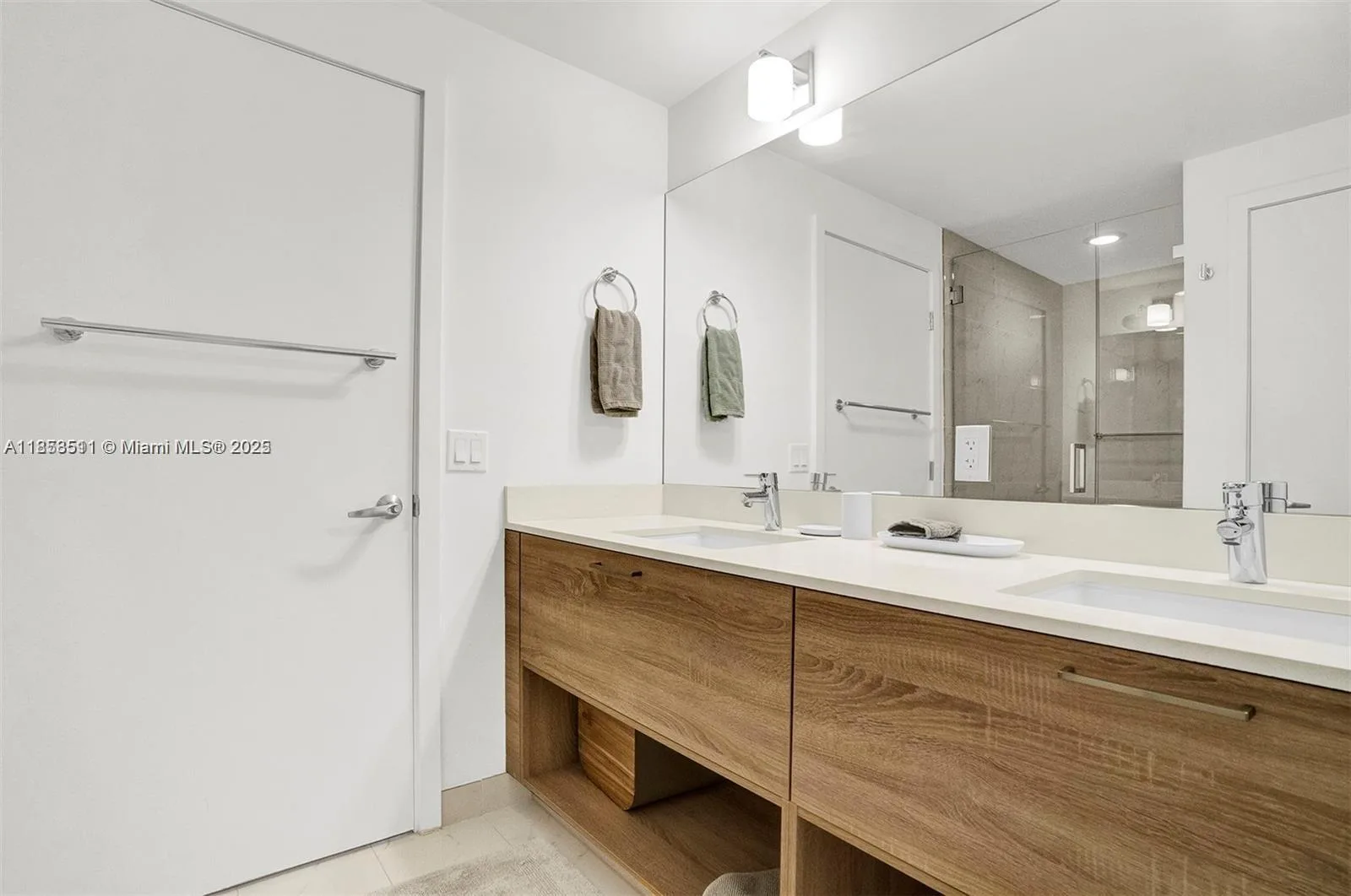 16385 Biscayne Blvd # 421, North Miami Beach, FL 33160 photo 10