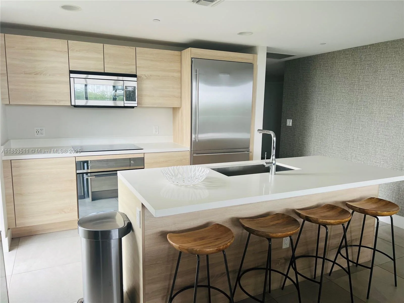 16385 Biscayne Blvd # 421, North Miami Beach, FL 33160 photo 7