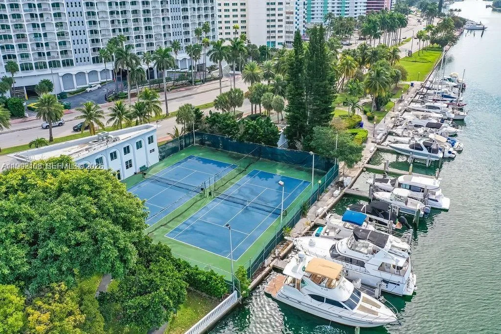 5401 Collins Ave # 1514, Miami Beach, FL 33140 photo 4