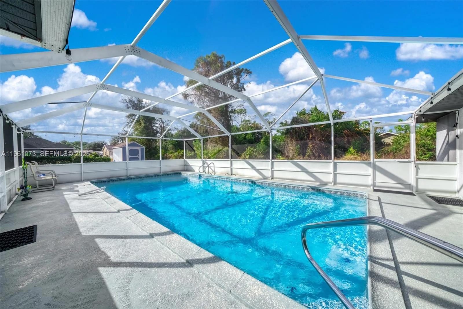 421 Fiat, Sebring, FL 33872 photo 2