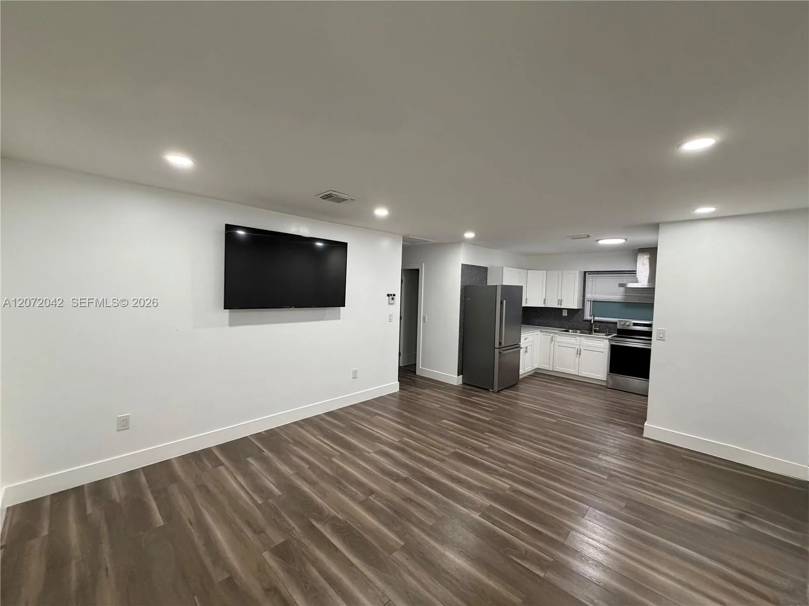 1500 SW 10th St # Side, Miami, FL 33135 photo 2