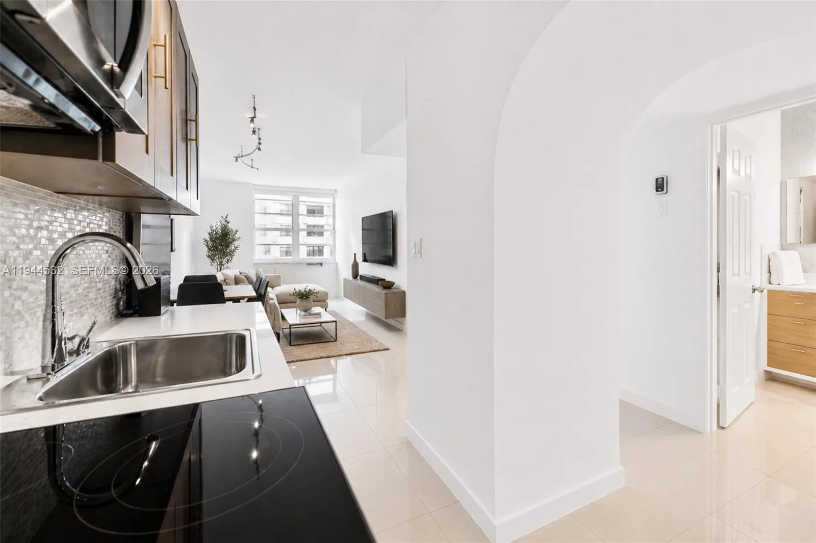 100 Lincoln Rd # 501, Miami Beach, FL 33139 photo 2