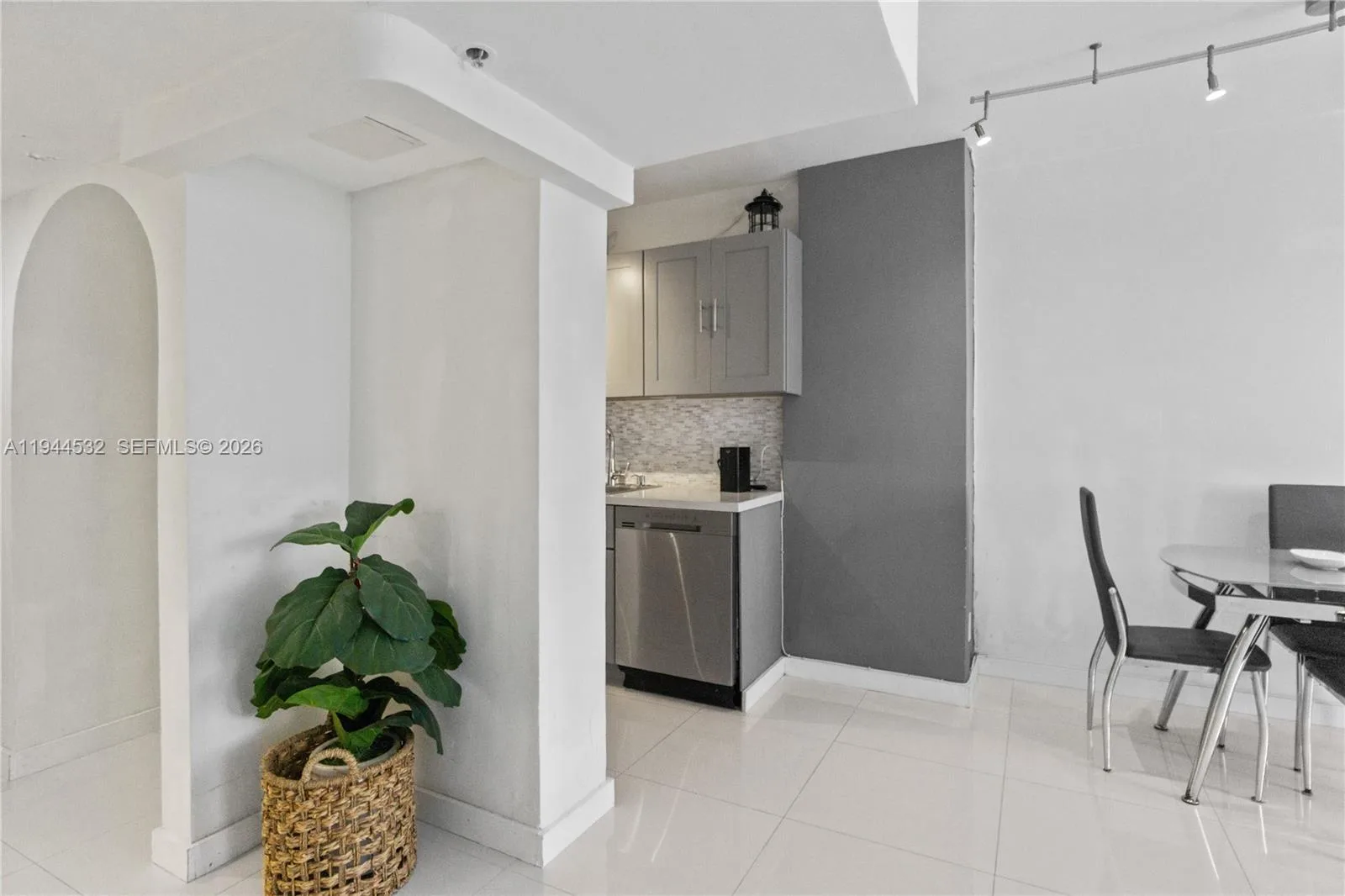100 Lincoln Rd # 501, Miami Beach, FL 33139 photo 8