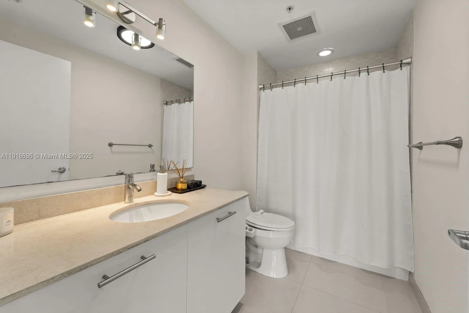 3470 E Coast Ave # H0402, Miami, FL 33137 photo 8