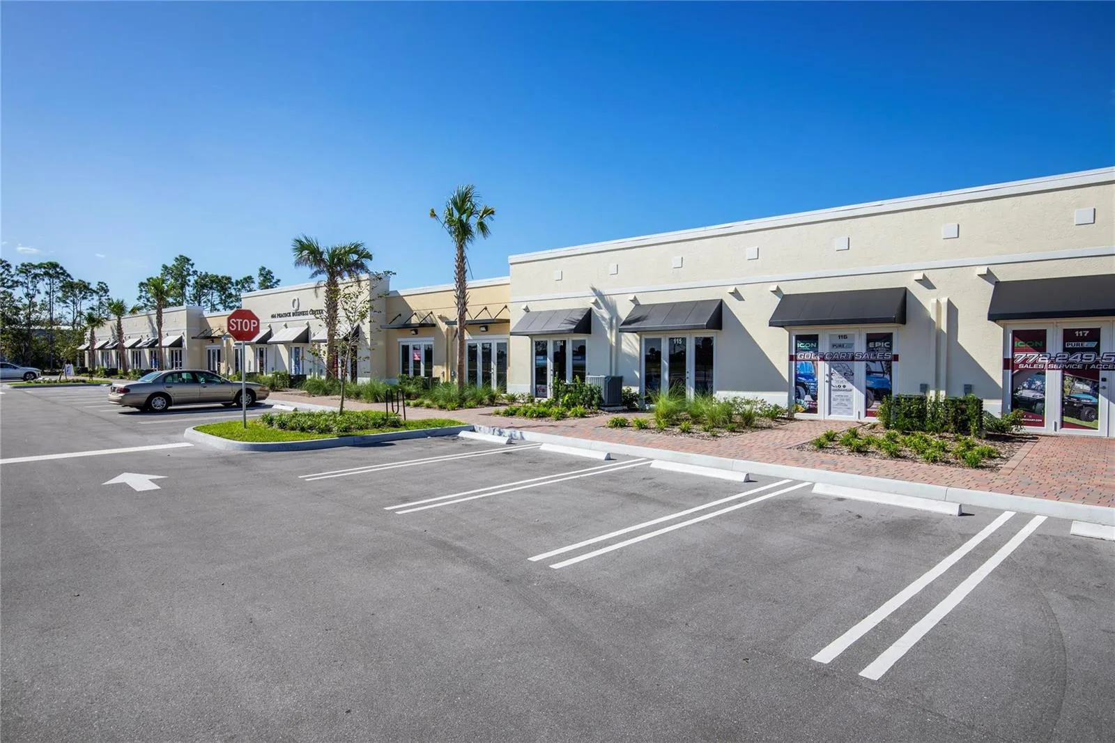460 NW Peacock Boulevard, Port St. Lucie, FL 34986