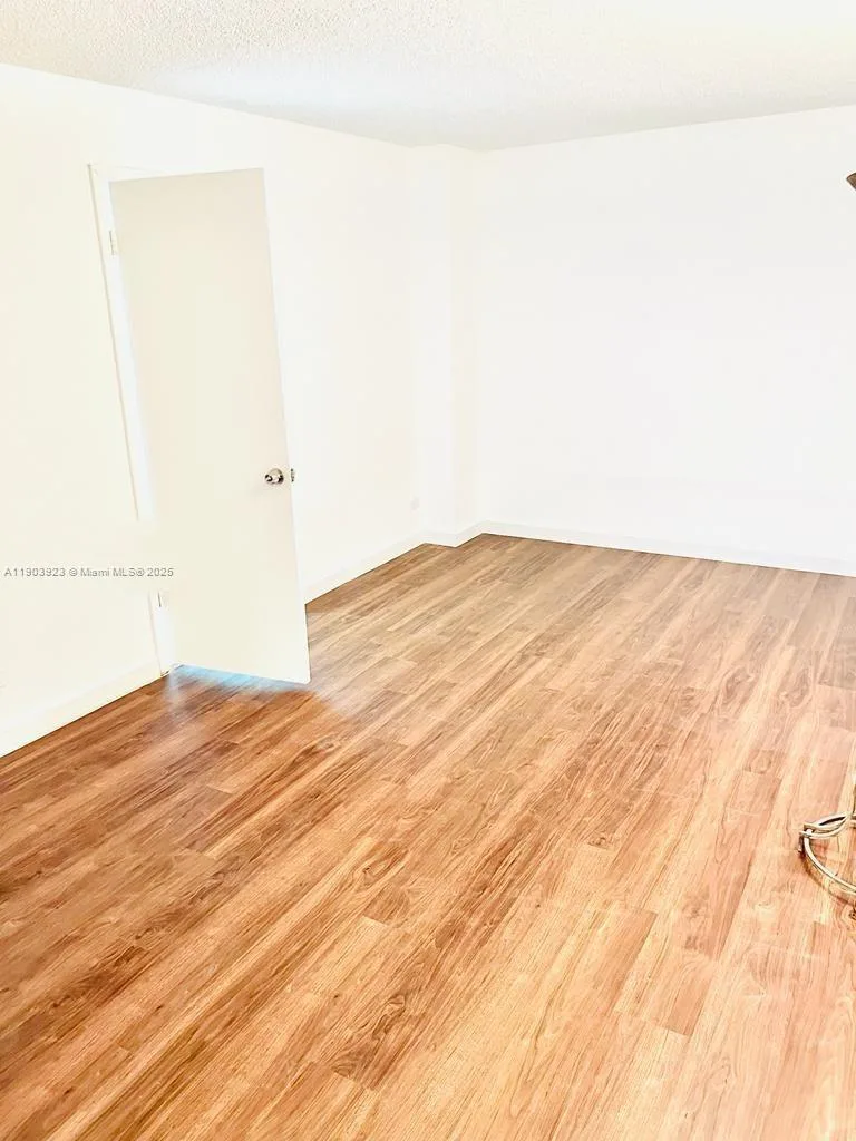 231 174th St # MO-3, Sunny Isles Beach, FL 33160 photo 11
